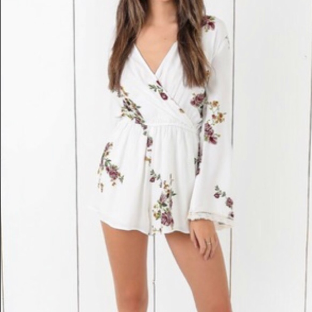 BNWT Vici wildflower romper
